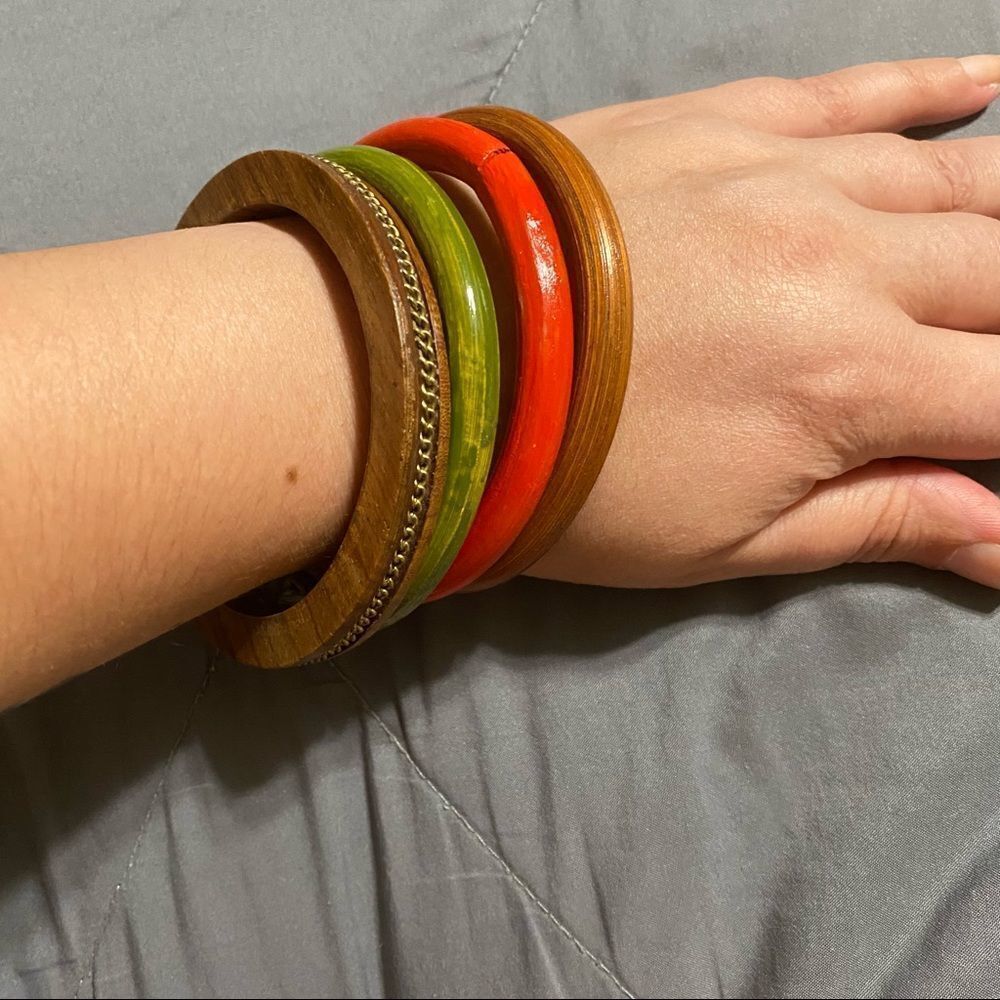Vintage wooden bracelets (4)qty  take them all and where them as a fashion
